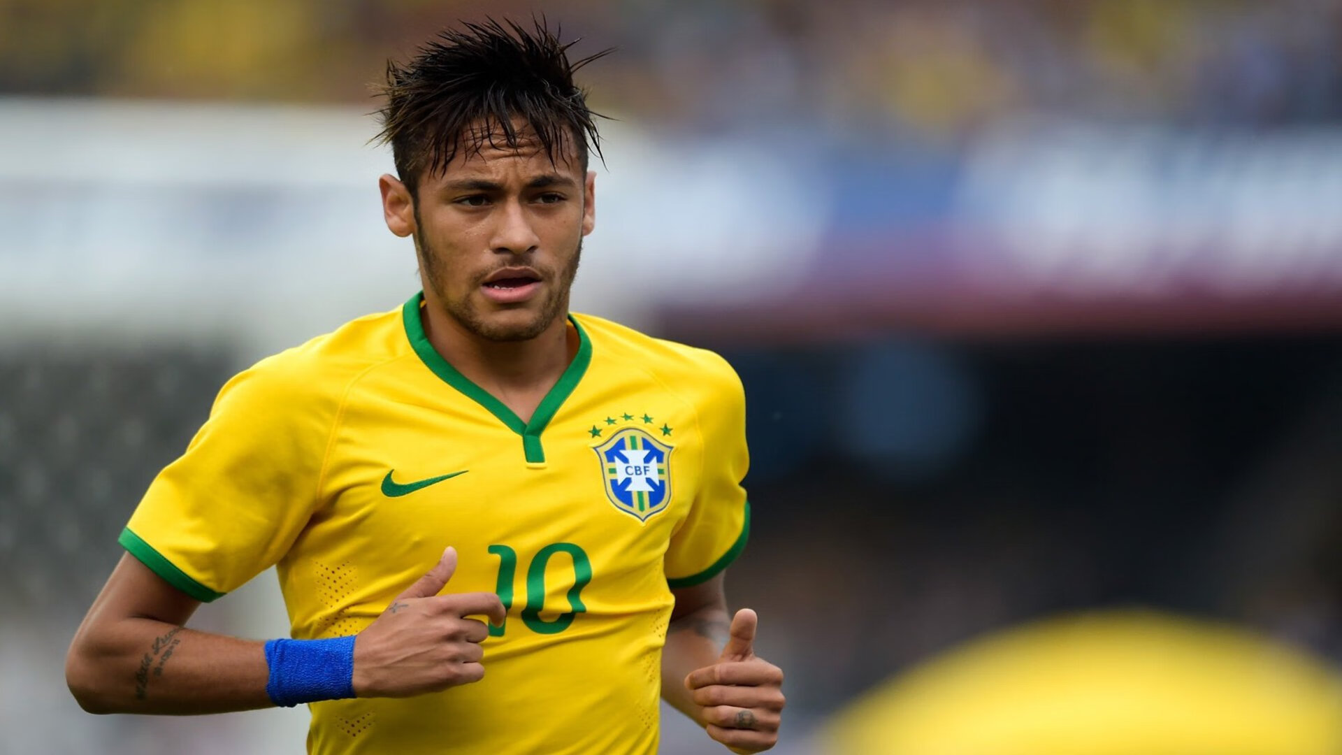 青少年足球运动员海外交流项目合作不断扩大，提升国际视野，青少年足球青训